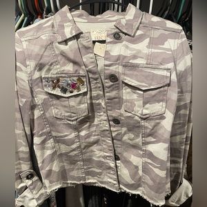 BKE by buckle gray cami denim jacket with accented chest pocket